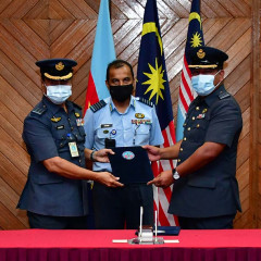 SERAH TERIMA TUGAS KETUA SEKOLAH BOMBA DAN MENYELAMAT