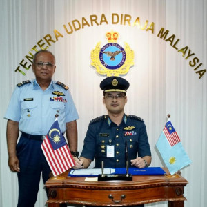 TIMBALAN PANGLIMA TENTERA UDARA TERIMA KUNJUNGAN HORMAT DARIPADA KOMANDER PU KUCHING