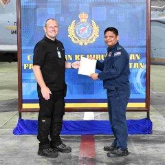 PEMERIKSAAN LANDING GEAR BAGI PESAWAT HAWK TUDM BERSAMA APPH LTD