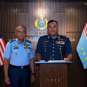 PANGLIMA TENTERA UDARA TERIMA KUNJUNGAN HORMAT DARIPADA PANGLIMA ANGKATAN BERSAMA